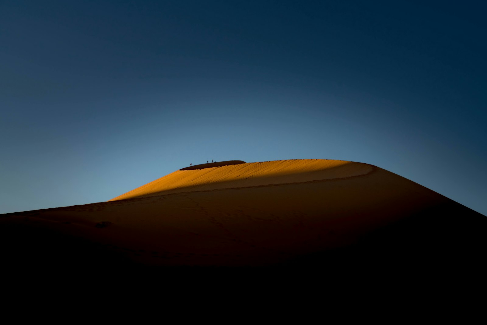desert under blue sky
